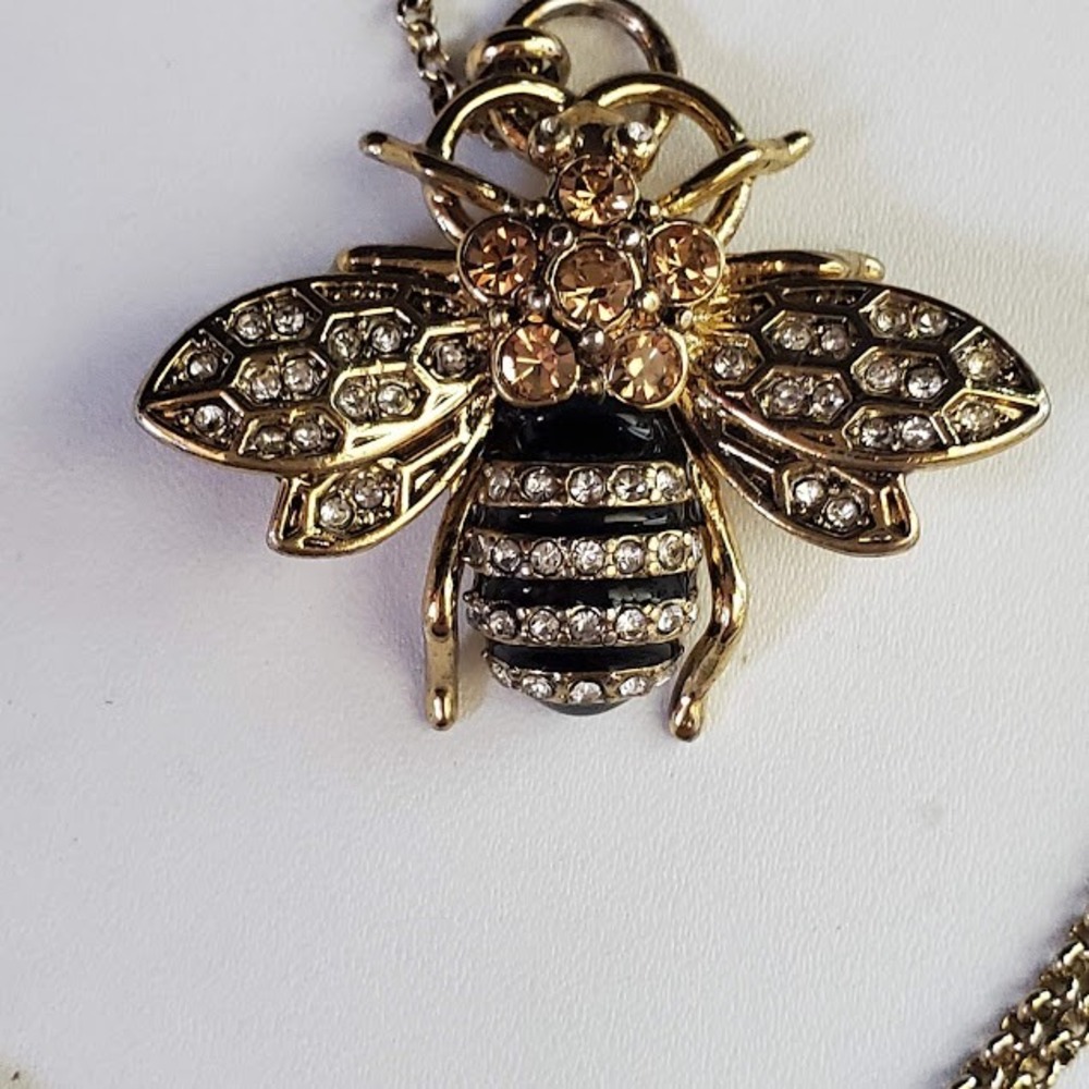 Ann Taylor Bumblebee Pendant Necklace Gold Tone Rhinestone Enamel Bee Jewelry - Picture 5 of 6